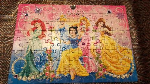 Puzzle 104 pièces Disney princess, Enfants & Bébés, Jouets | Puzzles pour enfants, Utilisé, 6 ans ou plus, Plus de 50 pièces, Enlèvement ou Envoi
