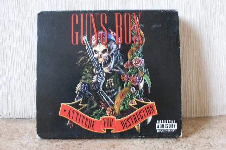 Guns box Attitude For Destruction cd Guns N' Roses, CD & DVD, CD | Hardrock & Metal, Utilisé, Coffret, Enlèvement ou Envoi