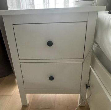 IKEA nachtkastje wit beschikbaar voor biedingen