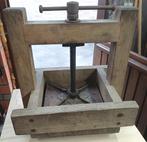 Presse en bois (Résistance : Presse Clandestine???), Ophalen