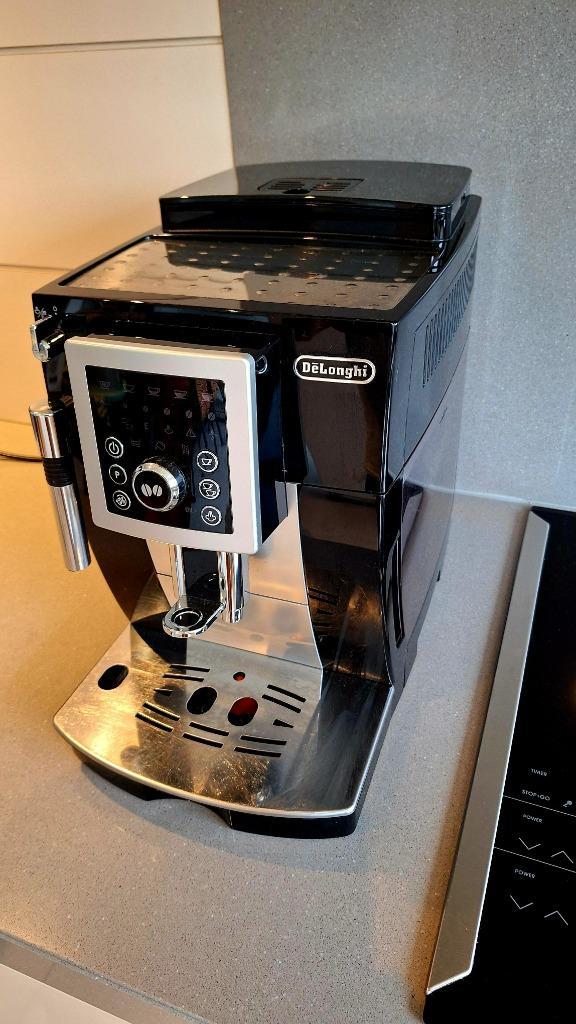 DeLonghi Intensa ECAM 23.210B Volautomatisch Koffie Machine, Elektronische apparatuur, Koffiezetapparaten, Gebruikt, Gemalen koffie