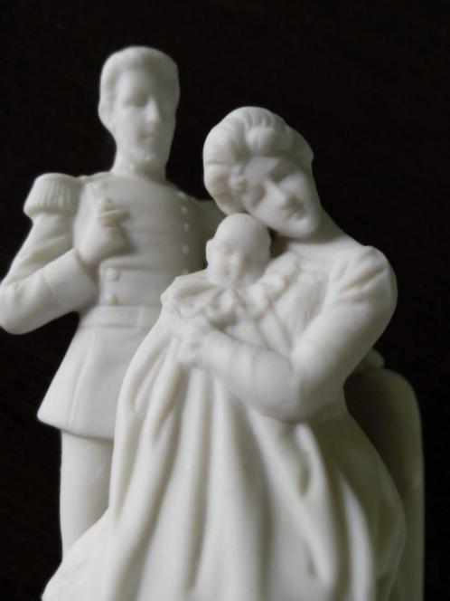 miniature en biscuit famille du XIX siècle, Antiek en Kunst, Antiek | Porselein, Ophalen