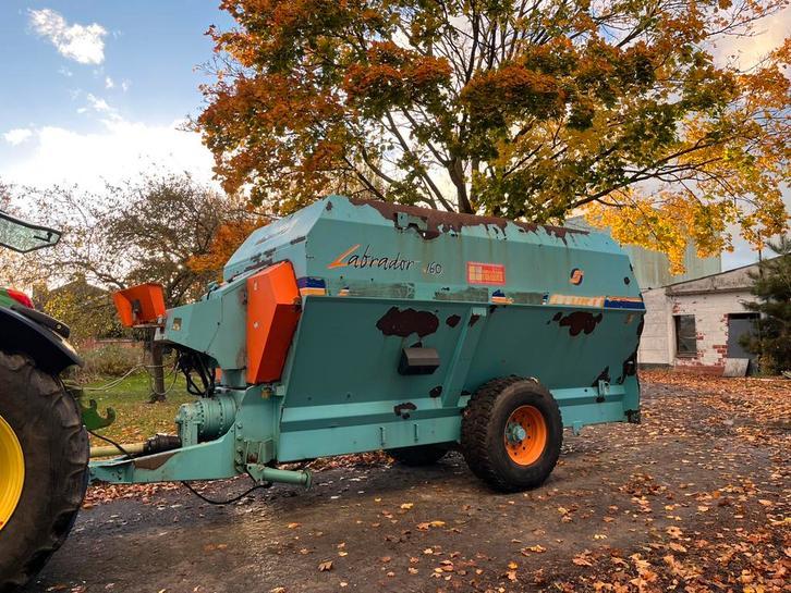 Voermengwagen - Storti Labrador 160, Zakelijke goederen, Landbouw | Werktuigen, Veehouderij, Voertechniek, Ophalen