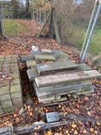 Gratis betonplaten en palen, Enlèvement, Utilisé, Briques