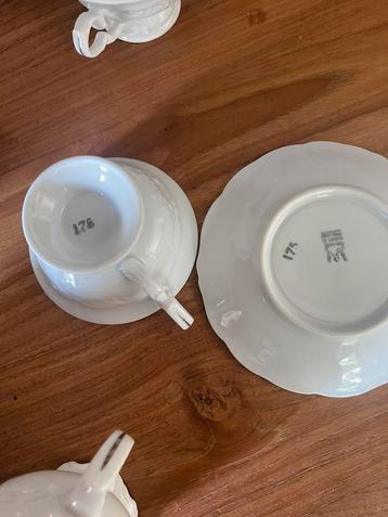 Service porcelaine numerotée, Service complet, Comme neuf, Enlèvement, Argenté