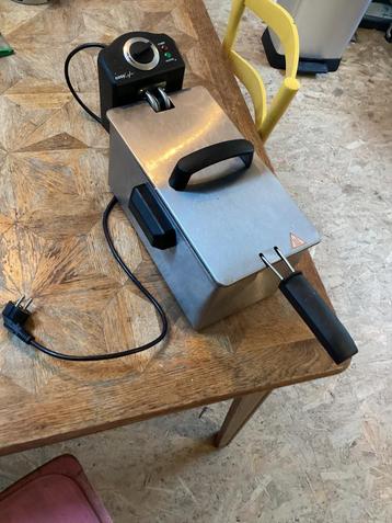 Friteuse en parfait état beschikbaar voor biedingen