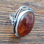 Zilveren ring met barnsteen, Gebruikt, Ophalen of Verzenden, Kleiner dan 17, Dame
