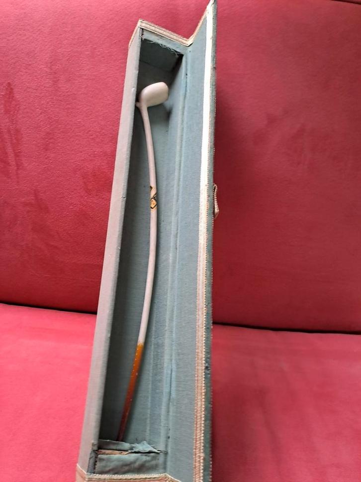 Longue pipe ancienne en argile A. De Bevere, Antiquités & Art, Antiquités | Autres Antiquités, Enlèvement