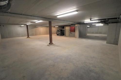 Ondergrondse autostaanplaatsen / garage te Oostrozebeke, Immo, Maisons à louer, Province de Flandre-Occidentale