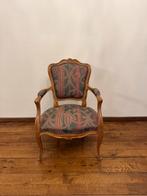 Fauteuil en bois de hêtre de style Louis XV., Enlèvement