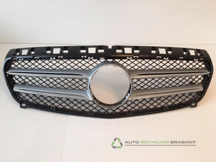 Calandre d'un Mercedes A-Klasse, Autos : Pièces & Accessoires, Carrosserie & Tôlerie, Utilisé, 3 mois de garantie, Enlèvement ou Envoi