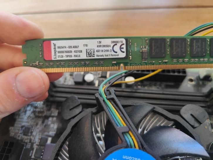 ASRock H81 Pro BTC R2.0 moederbord + CPU + RAM, Computers en Software, Moederborden, Gebruikt, Intel, DDR3, Ophalen