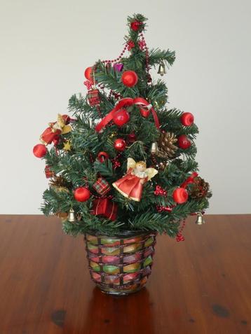 Gedecoreerde kerstboompje  beschikbaar voor biedingen