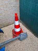 2 grote verkeers kegels, Auto diversen, Krikken, Ophalen