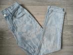 Jeansbroek met bloemenprint Hema mt 134, Meisje, Zo goed als nieuw, Hema, Ophalen