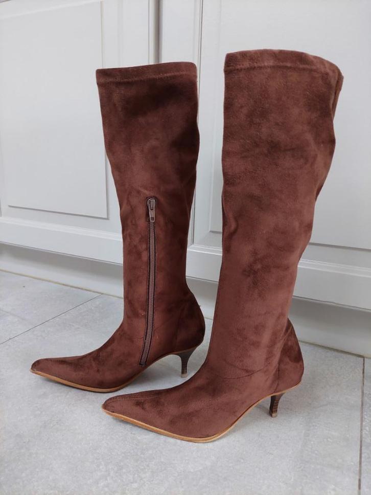 Daim laarzen - maat 37 - zeer zachte echte daim, Vêtements | Femmes, Chaussures, Comme neuf, Bottes hautes, Brun, Enlèvement