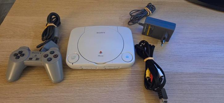 Sony PlayStation 1 (één), Games en Spelcomputers, Spelcomputers | Sony PlayStation 1, Gebruikt, Met 1 controller, Ophalen