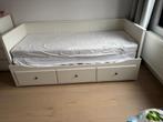 IKEA Hermnes bedbank, Huis en Inrichting, Ophalen, Wit, Tweepersoons, Zo goed als nieuw