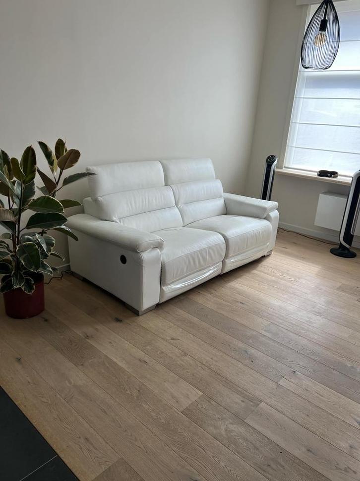 Lederen zetel met elektriciteit, Huis en Inrichting, Zetels | Complete zithoeken, Zo goed als nieuw, Ophalen