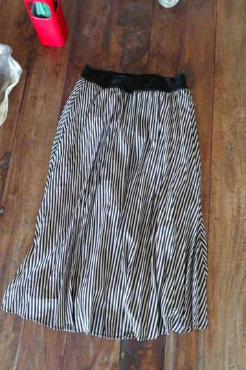 lang gestreept wijd uitlopende Marie Méro rok beschikbaar voor biedingen