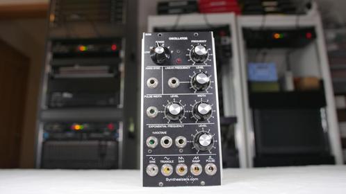 Synthesizers met Oscillator Q106, Muziek en Instrumenten, Synthesizers, Zo goed als nieuw, Overige aantallen, Overige merken, Ophalen of Verzenden