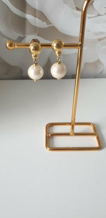 Dior vintage oorbellen  beschikbaar voor biedingen