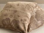 2 kussens beige taupe, Huis en Inrichting, Ophalen of Verzenden, Zo goed als nieuw, Beige