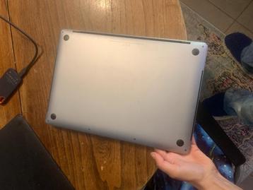 Macbook Pro (2019) 16GB / 256GB / I7 beschikbaar voor biedingen