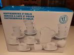 Koffieservies 27 delig wit porselijn. Nog nieuw in de doos., Huis en Inrichting, Ophalen, Nieuw, Effen, Kop(pen) en/of Schotel(s)