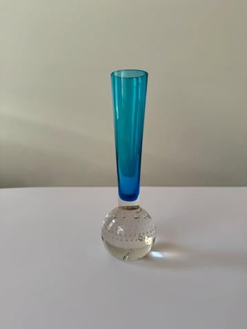 Vintage MCM blue vase beschikbaar voor biedingen