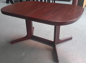 Lűbke vintage eetkamertafel  beschikbaar voor biedingen