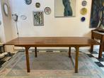 Uitschuifbare notenhouten tafel uit 1960 (Jos de Mey), Antiek en Kunst, Ophalen