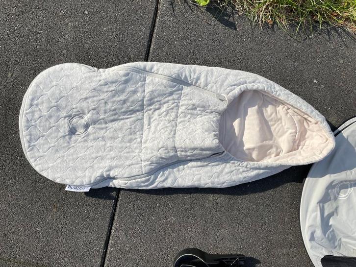 Bugaboo newborn inlay- baby-inzet cocoon lichtgrijs, Kinderen en Baby's, Buggy's, Gebruikt, Voetenzak, Ophalen