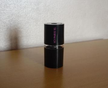Zwarte dubbele make-up potlood slijper pencil sharpener beschikbaar voor biedingen