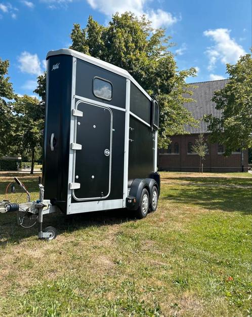 Ifor williams hb 403 1.5 trailer zwart, Dieren en Toebehoren, Paarden en Pony's | Trailers en Aanhangwagens, Zo goed als nieuw