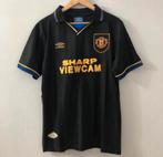 2 manchester united voetbalshirts retro, Sport en Fitness, Voetbal, Maat M, Ophalen of Verzenden, Zo goed als nieuw