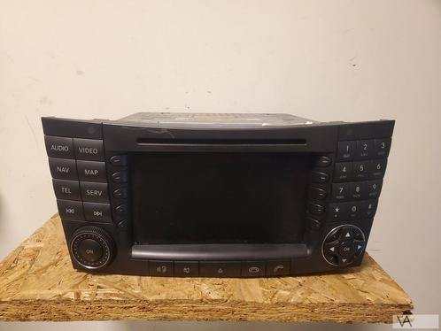 Mercedes E klasse W211 2002-2009 radio navigatie COMAND €200, Auto-onderdelen, Dashboard en Schakelaars, Mercedes-Benz, Gebruikt