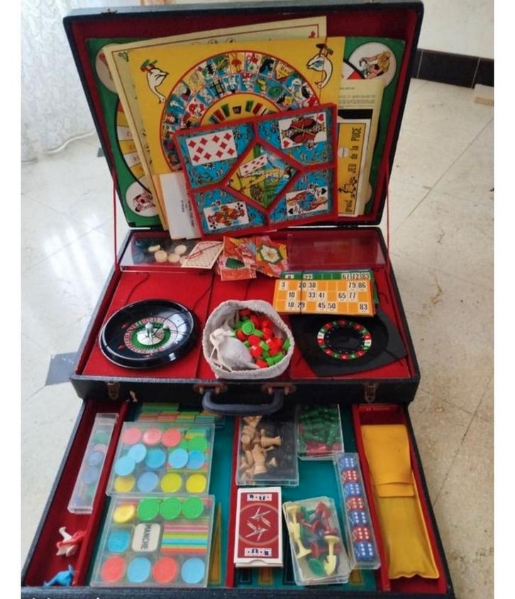 Malette de jeux vintage années 70, Hobby en Vrije tijd, Gezelschapsspellen | Overige, Gebruikt, Ophalen