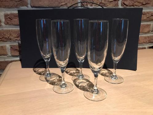 5 flutes, Collections, Verres & Petits Verres, Utilisé, Enlèvement ou Envoi