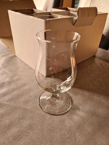 6 verres à vin beschikbaar voor biedingen