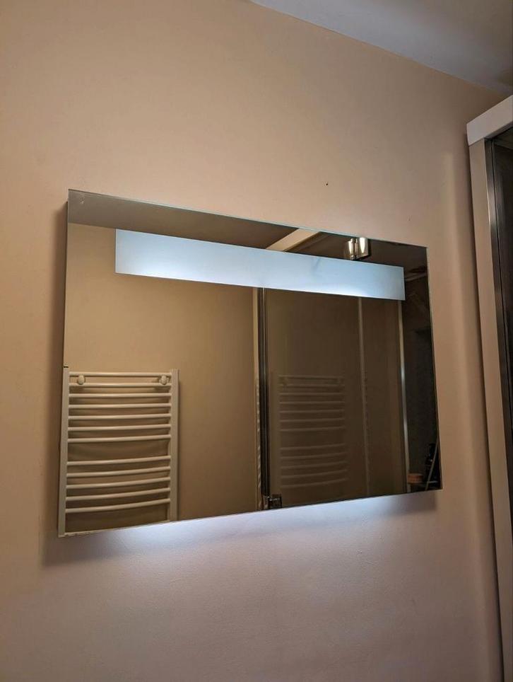 Antonio Lupi badkamerspiegel met LED-verlichting -72x50 cm, Huis en Inrichting, Woonaccessoires | Spiegels, Zo goed als nieuw