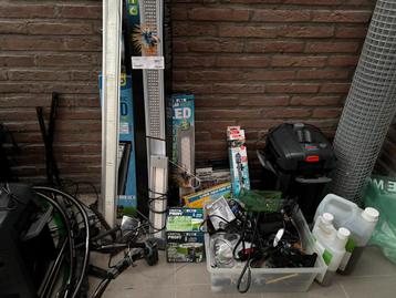 Aquarium techniek, decoratie, lampen,... beschikbaar voor biedingen
