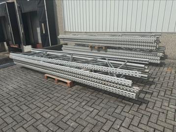 Palletstelling 18 staanders met liggers beschikbaar voor biedingen