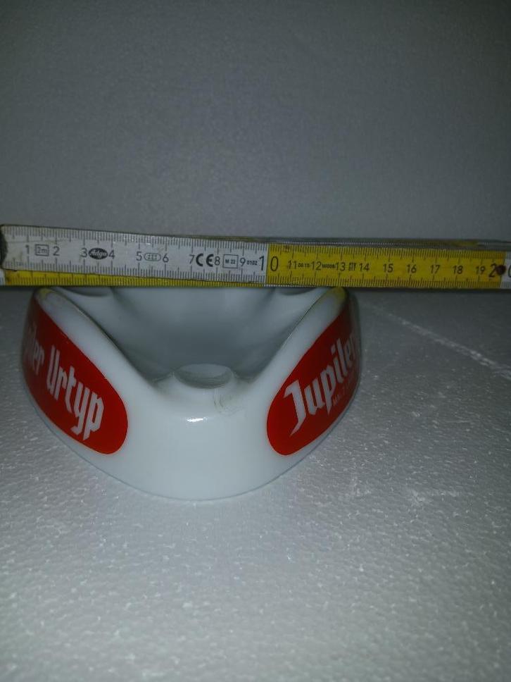 Oude asbak JUPILER URTYP - JUPILER 5 - YOUNG'S PALE ALE, Verzamelen, Rookartikelen, Aanstekers en Luciferdoosjes, Zo goed als nieuw