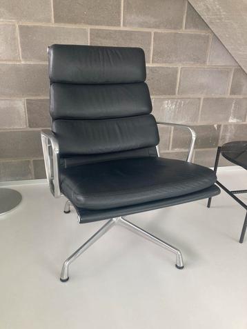 Vitra eames soft pad aluminium lounge chair, Maison & Meubles, Design, Enlèvement, Métal, Une personne