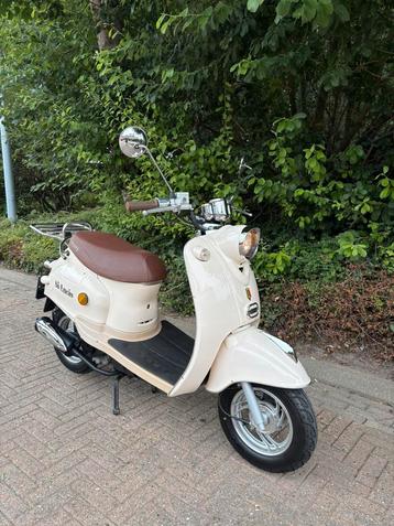 Scooter, di lucio klasse b beschikbaar voor biedingen