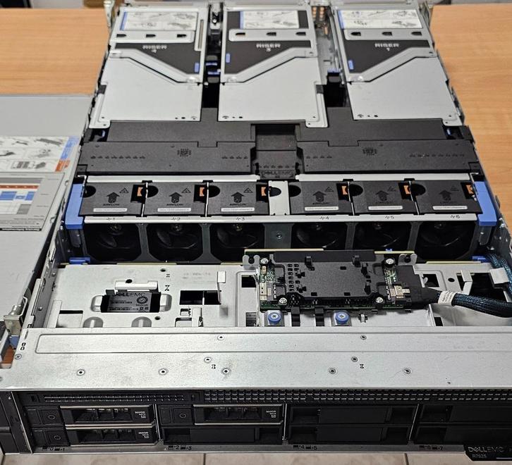 Serveur Dell PowerEdge R7525 – Dual AMD EPYC 7F52 – RTX 8000, Computers en Software, Servers, Zo goed als nieuw, 3 tot 4 Ghz, 256 GB
