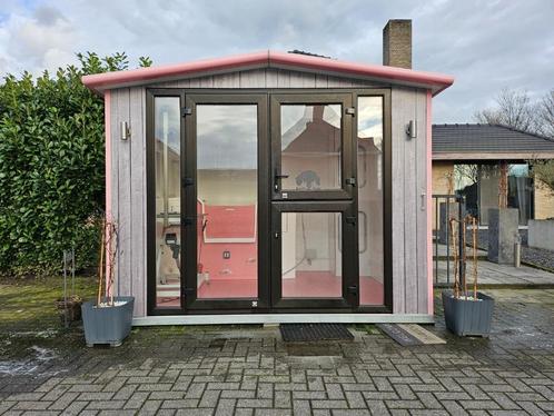 Tekoop Hondentrimsalon honden trim salon DEMO pod unit, Dieren en Toebehoren, Honden-accessoires, Zo goed als nieuw, Ophalen