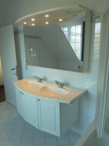Meuble double évier SDB et armoire miroir 1m30 beschikbaar voor biedingen