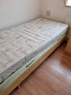 GRATIS 1-persoons bed met nachtkastje en matras zelf demonte, Huis en Inrichting, Ophalen